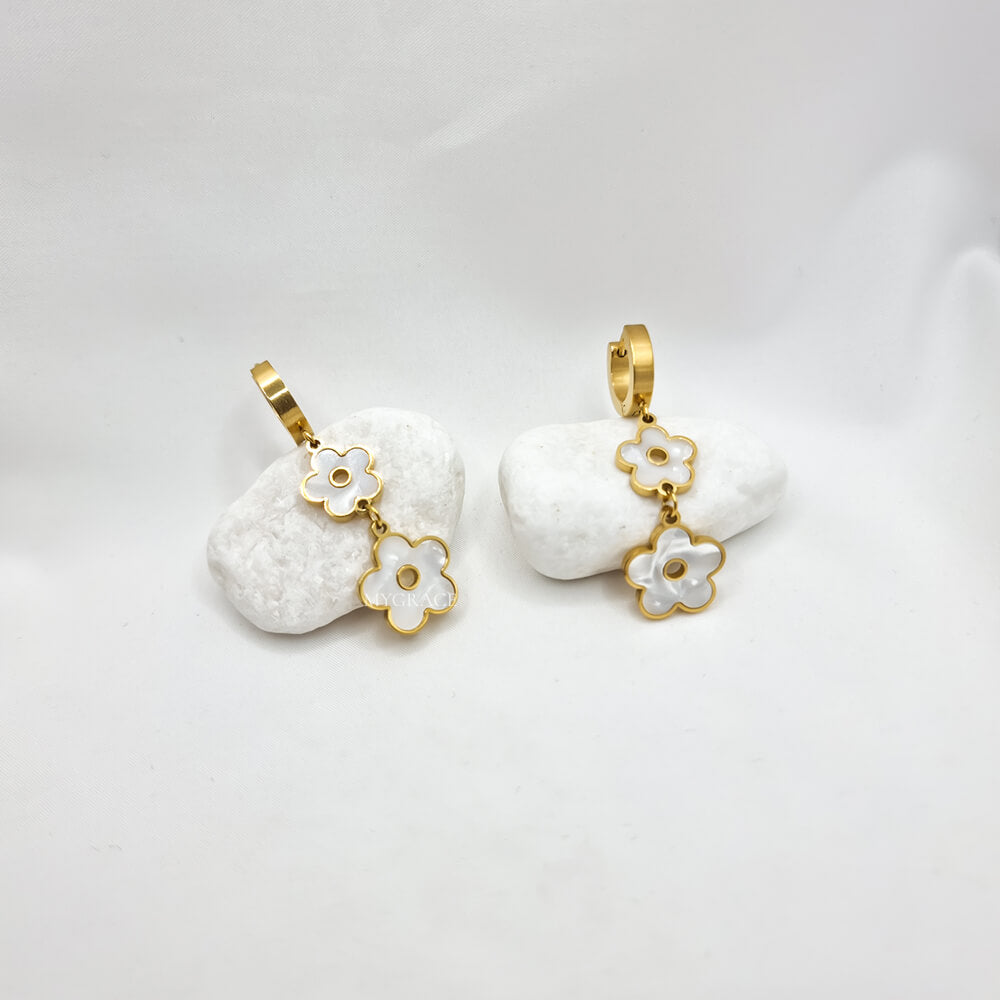 18K Gold-Plated Stainless Steel Floral Drop Earrings "Be Cute", Mother-of-Pearl, MYGRACE