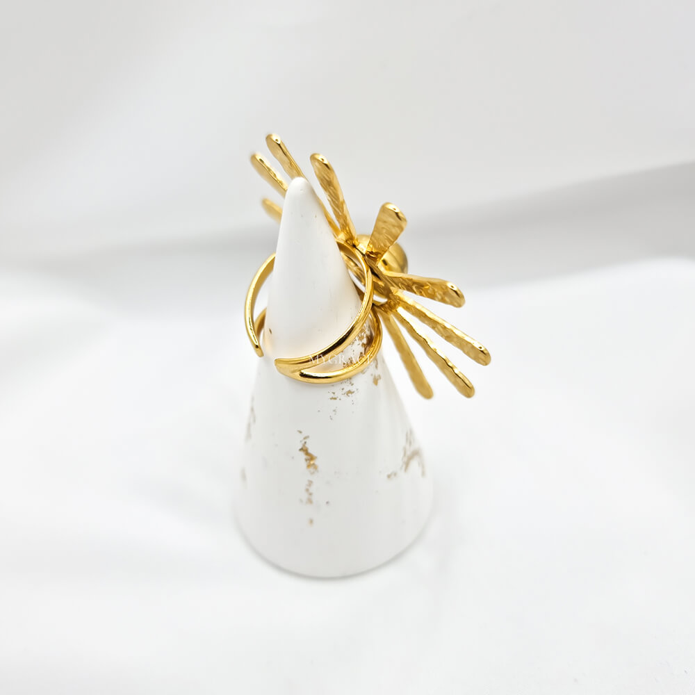 Edelstahlring „Be radiant“, goldfarben, Strahlenmuster, Oversize