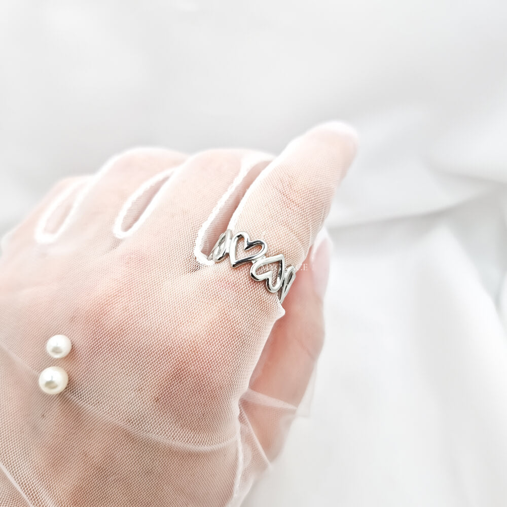 Ring aus Edelstahl „Be kind-hearted“, silberfarben, Herzchen-Modell, verstellbar