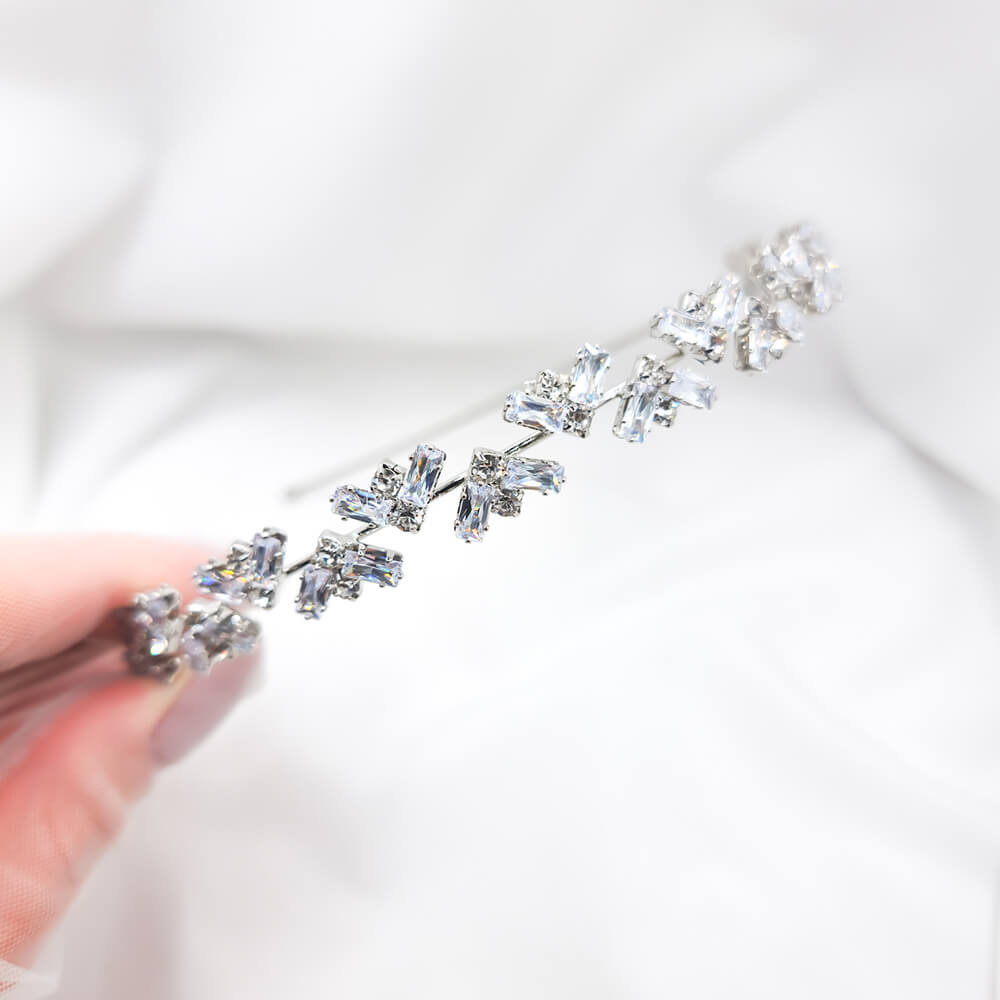 Haaraccessoire für die Braut „Be splendid“, verziert mit Glassteinen, kronen-/diademförmig, geometrisches Modell