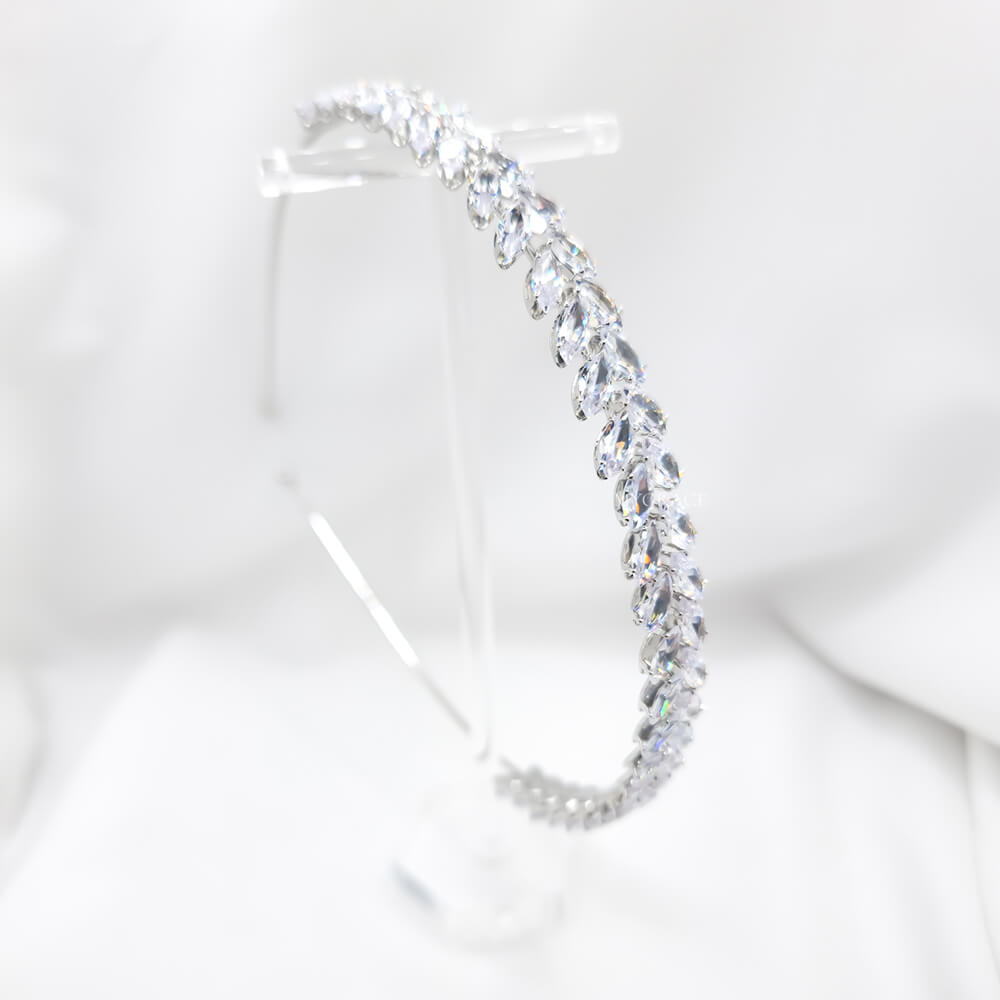 Brauthaarschmuck „Be exquisite“, silberfarben, Stirnband/Diadem-Stil, mit Zirkonia verziert, 1,2 cm