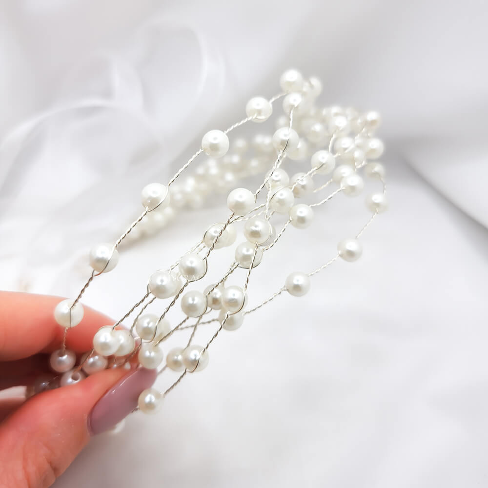 Haarschmuck Braut „Be fascinating“, weiß, 8 Reihen, verziert mit Perlen, flexibles Kranz-/Diademmodell (modellierbar)