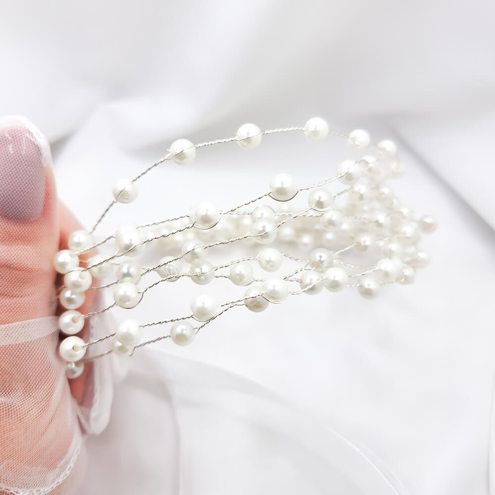 Haarschmuck Braut „Be fascinating“, weiß, 8 Reihen, verziert mit Perlen, flexibles Kranz-/Diademmodell (modellierbar)