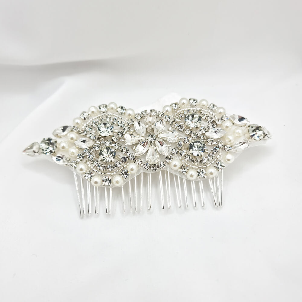 Haarschmuck Braut „Be sublime“, weiß/silber, Haarkamm, verziert mit Perlen und Steinchen