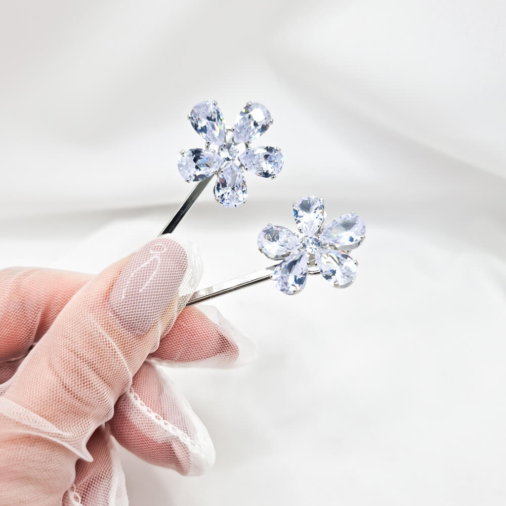 Haarnadeln Metall, silber, mit Zirkonia verziert, Blumenmuster, Braut (2er-Set)