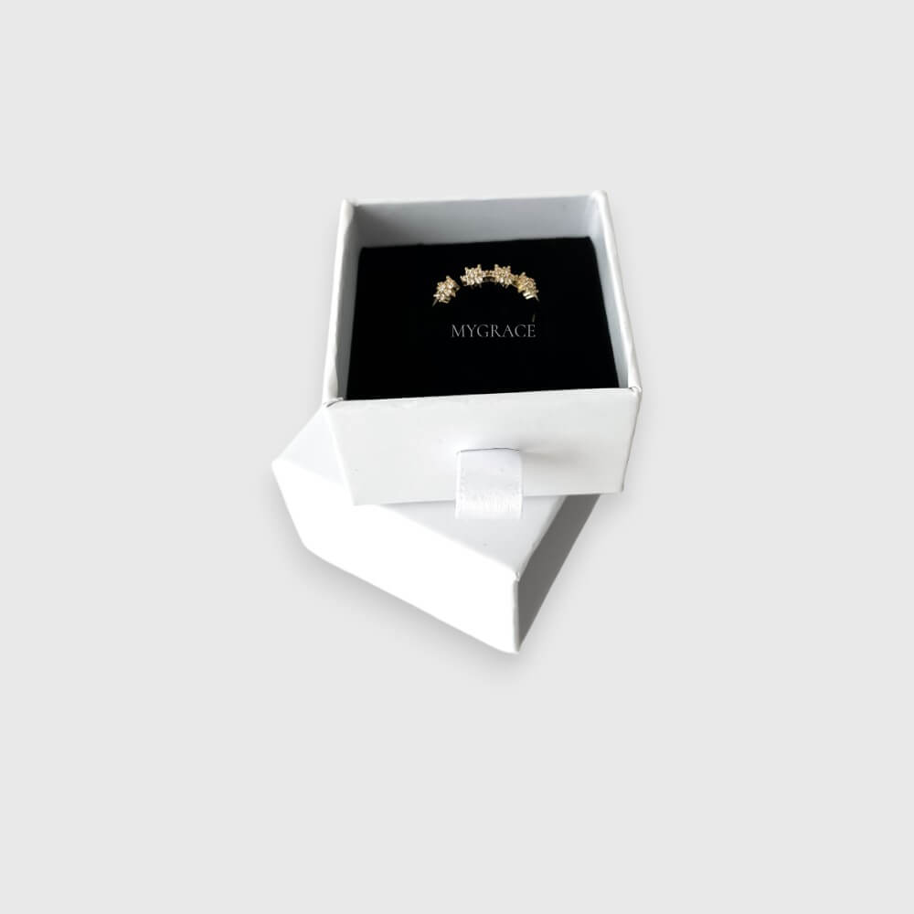 Geschenkschachtel mit Schublade und Schaumstoff, weiß, perlmuttfarben, Karton, 5x5x3,5 cm (Premium-Schachtel)