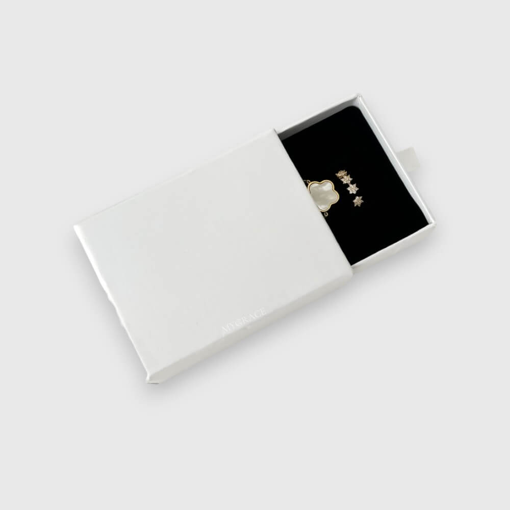 Geschenkbox mit Schublade und Schwamm, weiß, perlmuttfarben/schimmernd, Karton, 9x7x3 cm (Premium-Box)
