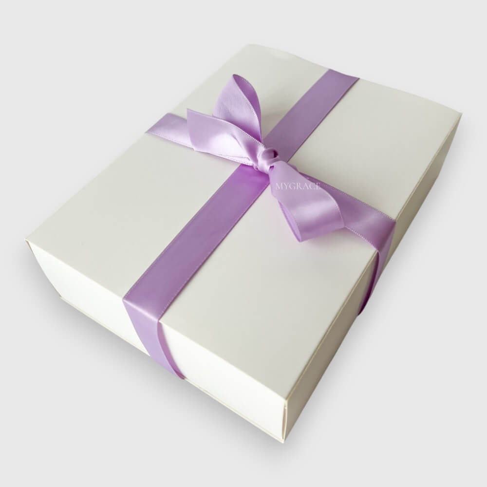Geschenkbox mit Schublade und Schleife, weiß, Karton, 19x14x5 cm (Mehrproduktbox)