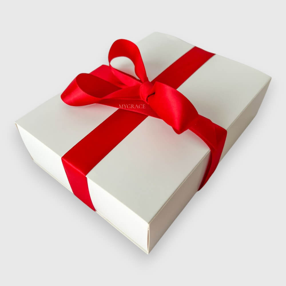Geschenkbox mit Schublade und Schleife, weiß, Karton, 19x14x5 cm (Mehrproduktbox)